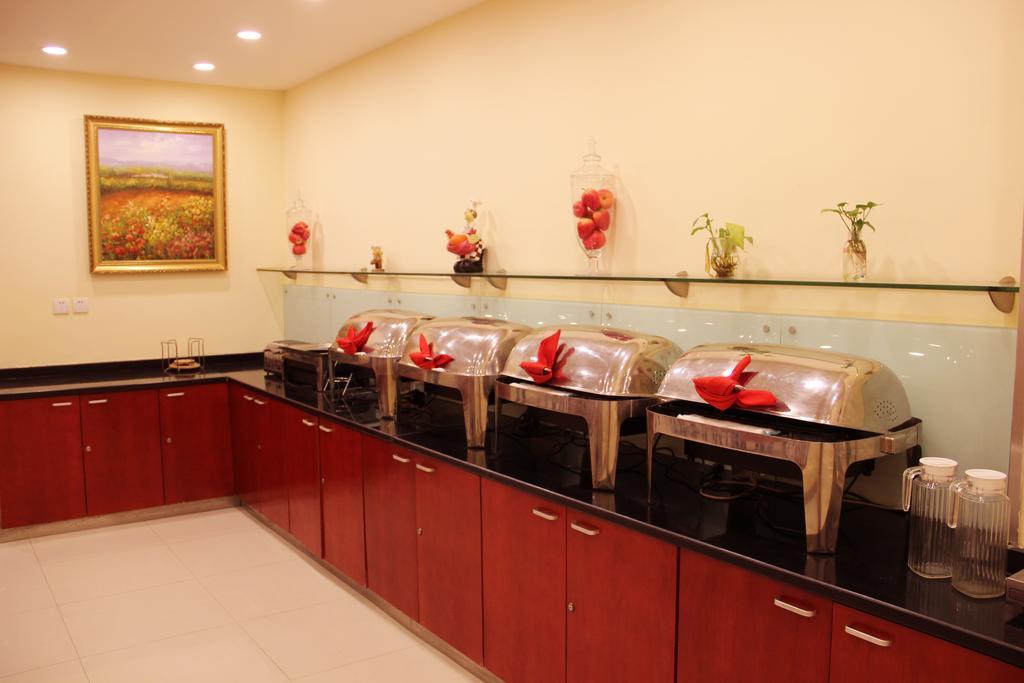 Hanting Express Minhang District Dongchuan Road 2*